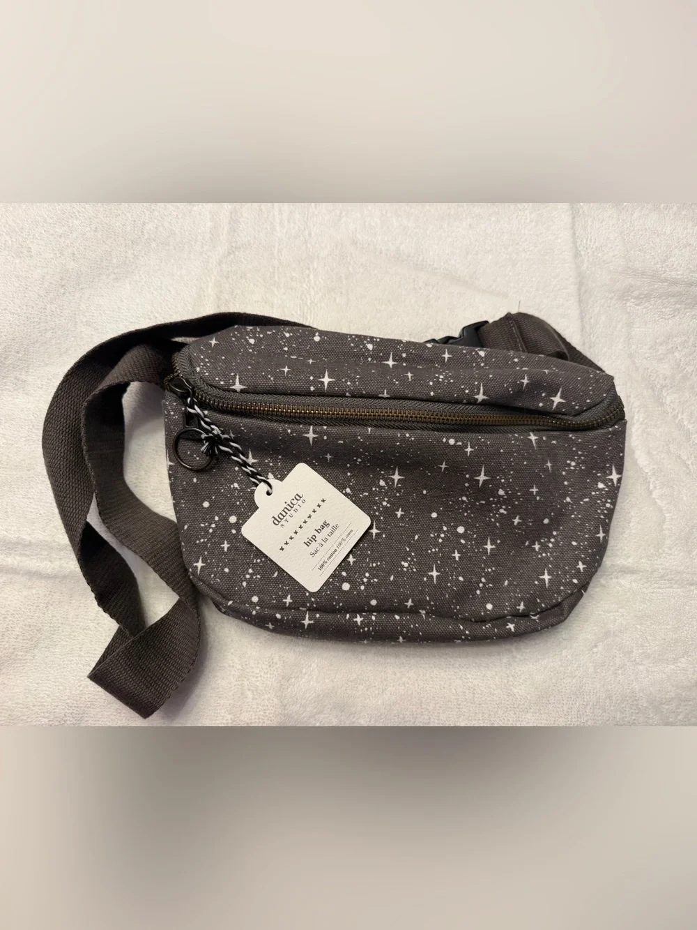 Star-Print Crossbody Hip Bag in Gray